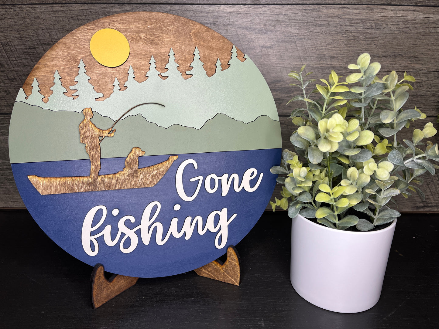 Gone Fishing Round Sign